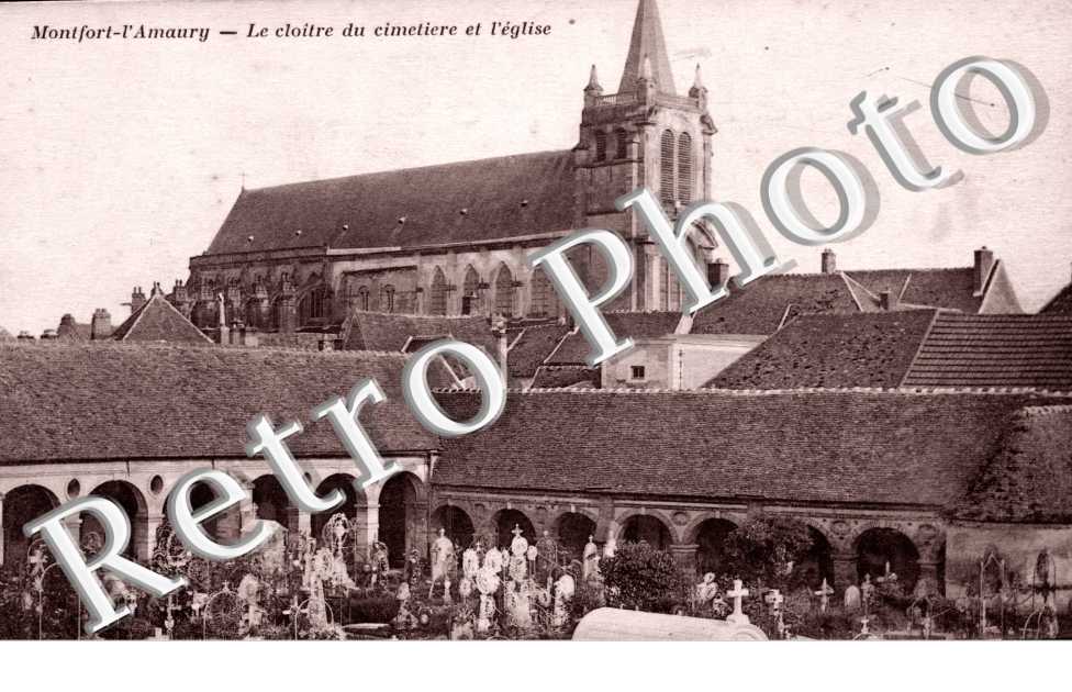Le Cloitre du cimetiere et l&#039;Eglise