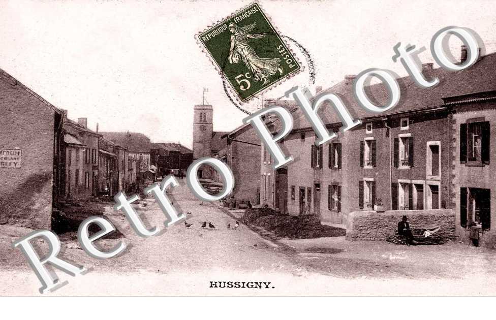 Une Rue vers l'Eglise