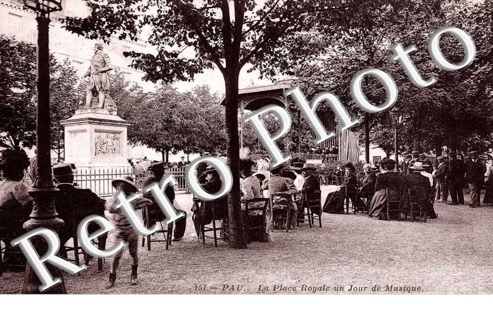 LA PLACE ROYALE UN JOUR DE MUSIQUE