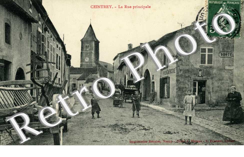 LA RUE PRINCIPALE