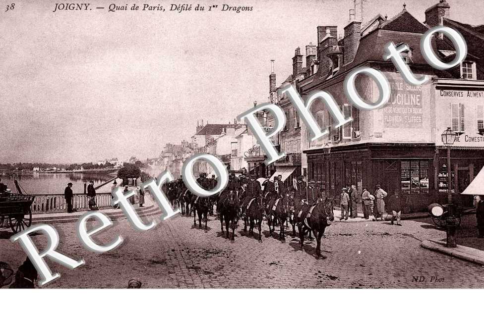 quai de Paris, defile du  1er dragon