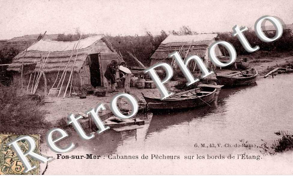 Cabannes de pecheurs sur les bords de l&#039;etang