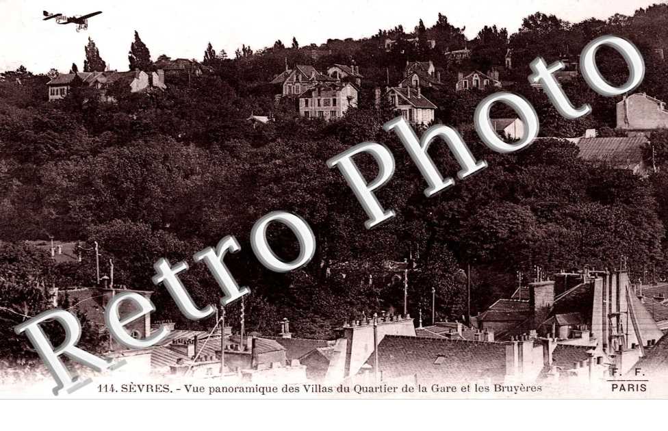 VUE PANORAMIQUE des villas du quartier de la gare et les Bruyeres