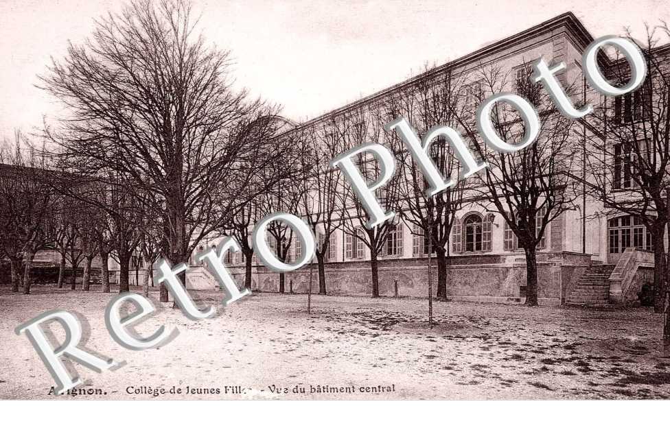 COLLEGE DE JEUNES FILLES
