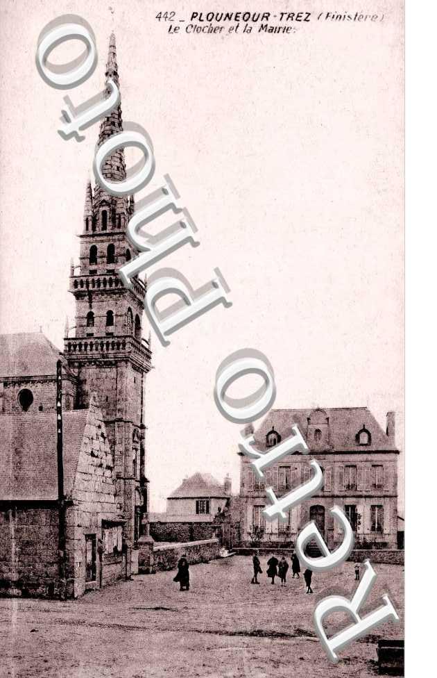 LE CLOCHER ET LA MAIRIE 