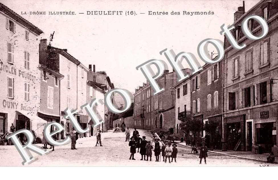 entree des Raymonds