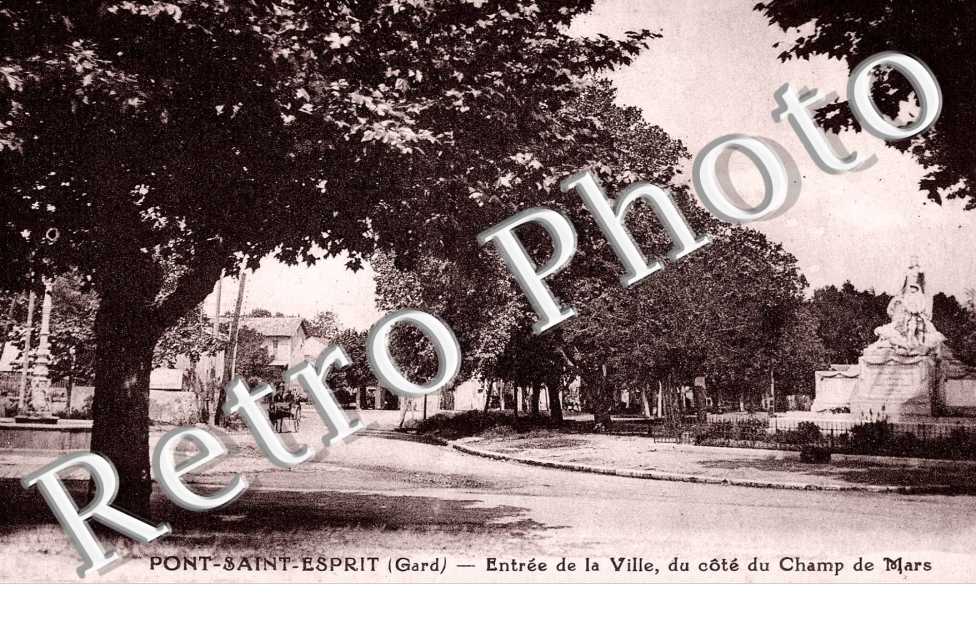entree de la ville, du cote du CHAMPS DE MARS