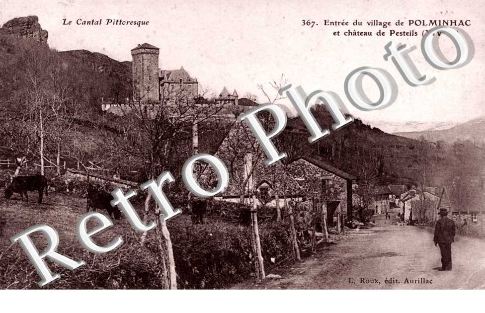 Entree du village et chateau de Pesteils