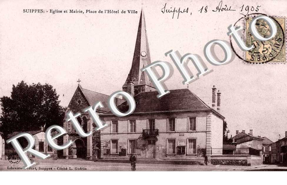 eglise et mairie, place de l&#039; hotel de ville