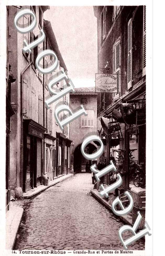 Grande rue et pertes de Maures