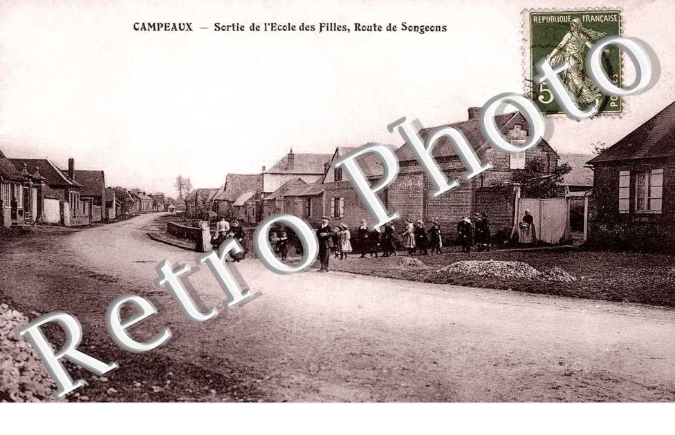 Sortie de l'Ecole des Filles - Route de Songeons