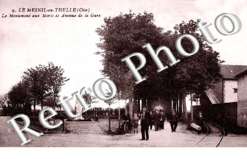 Le Monument aux Morts et Avenue de la Gare