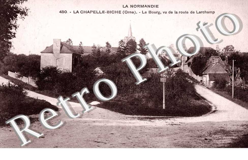 le Bourg vu de la route de Larchamp