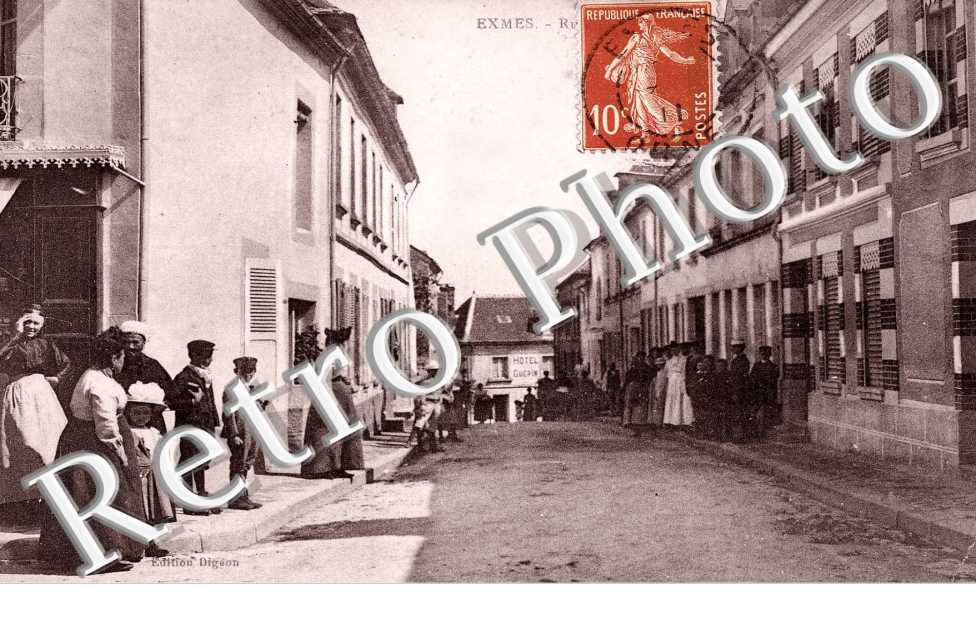 ( une rue du village )