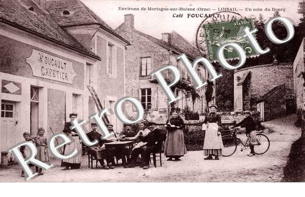 un coin du bourg - Cafe Foucault