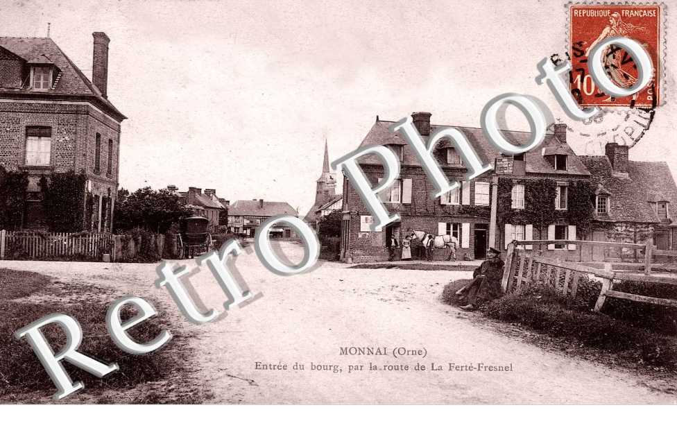 entree du bourg par la route de la Ferte-Fresnel