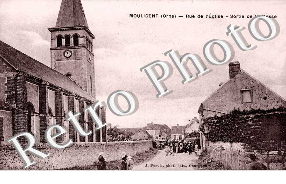 Rue de l&#039;Eglise et Sortie de la Messe