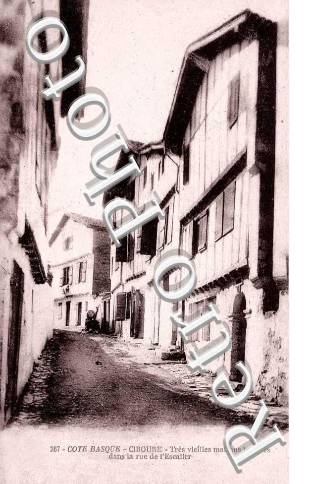 Vieilles Maisons dans la Rue de l&#039;Escalier