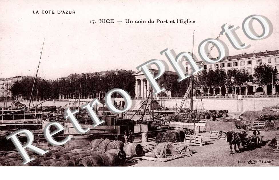 UN COIN DU PORT ET L&#039;EGLISE