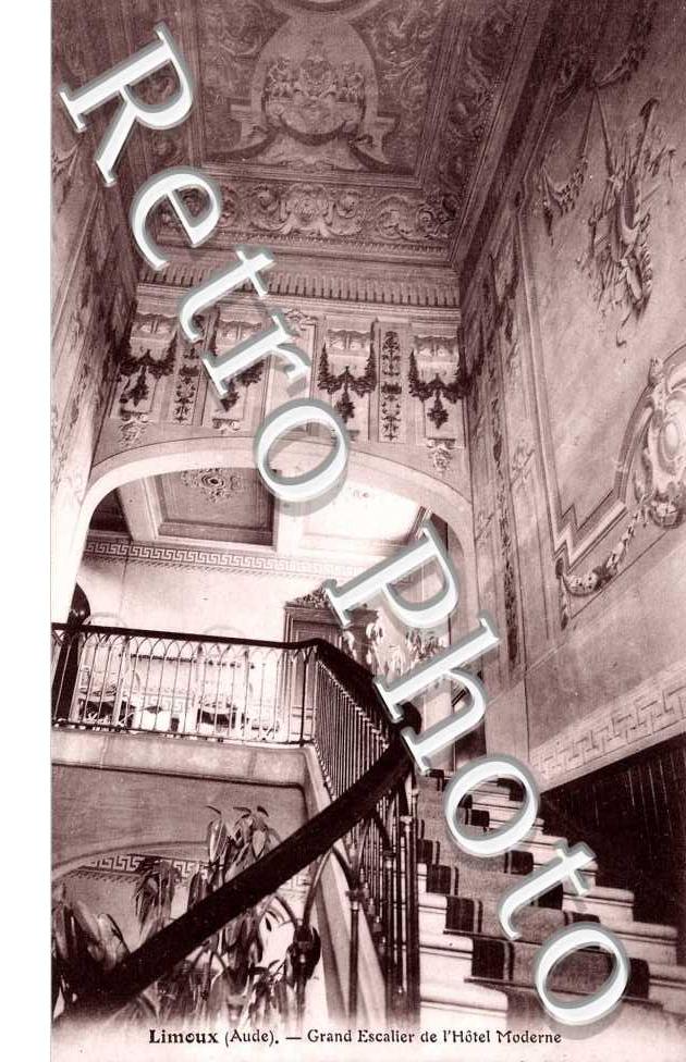 GRAND ESCALIER de l&#039;hotel Moderne