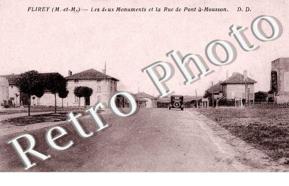 les deux monuments et la rue de Pont-a-Mousson