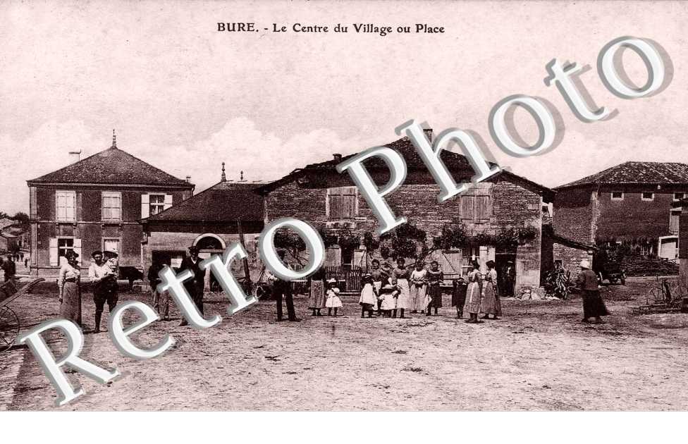 Le centre du village ou place