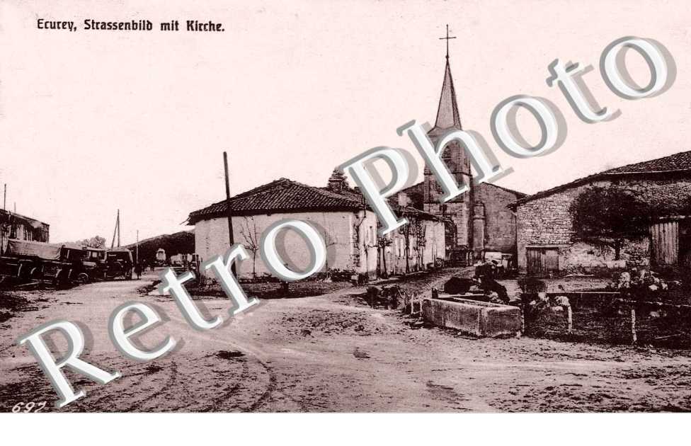 - Strassenbild mit Kirche
