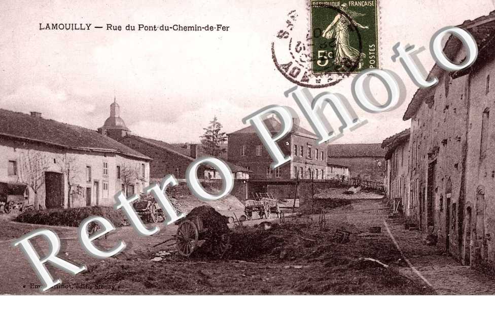 Rue du pont du chemin de fer