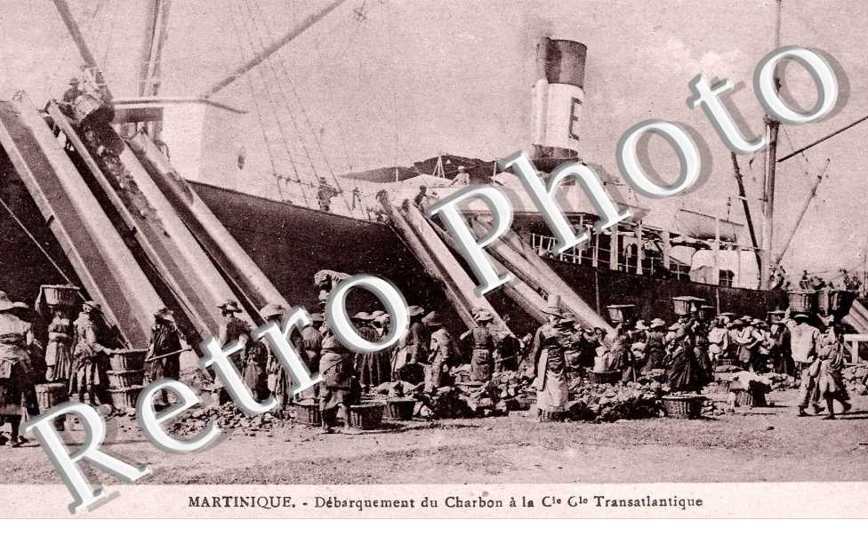 Debarquement du charbon a la Cie. Gle. Transatlantique