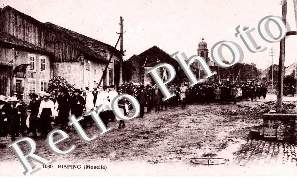 Vue Interieure et une Procession