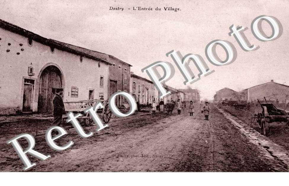 l&#039;entree du village