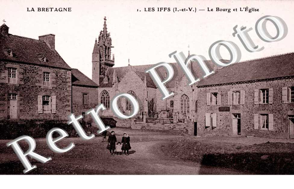 Le bourg et l&#039;eglise