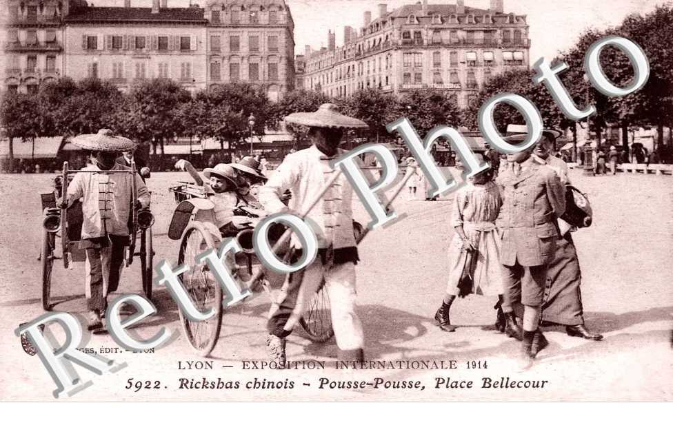 Exposition  1914 Les pousse-pousse Place Bellecour