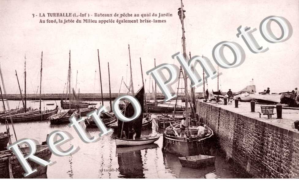 Bateaux de pêche au quai du Jardin - Jetée du Milieu, "brise-lames"