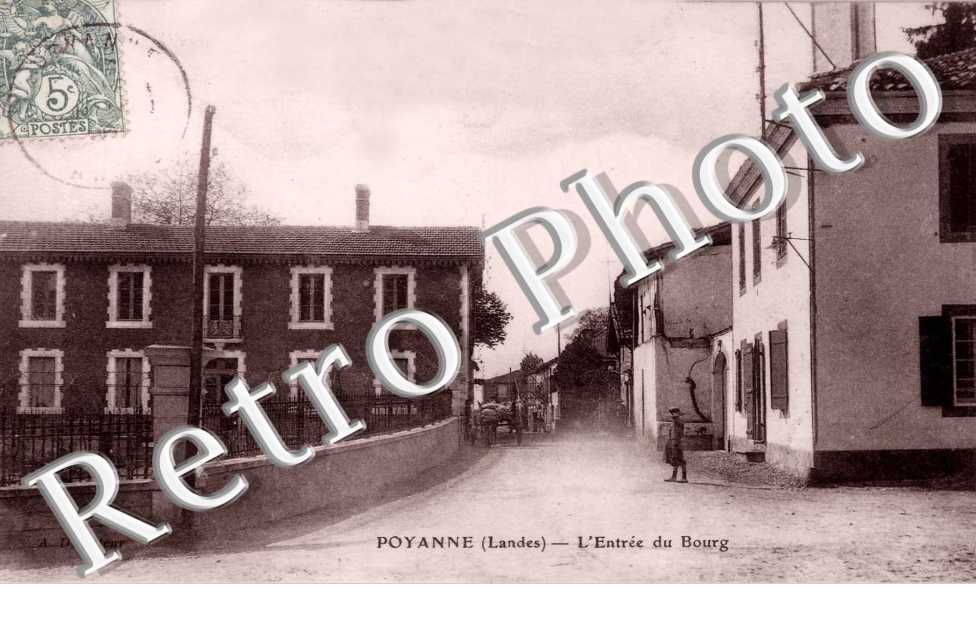 L&#039;ENTREE DU BOURG