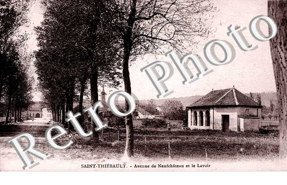 Avenue de Neufchateau et le lavoir