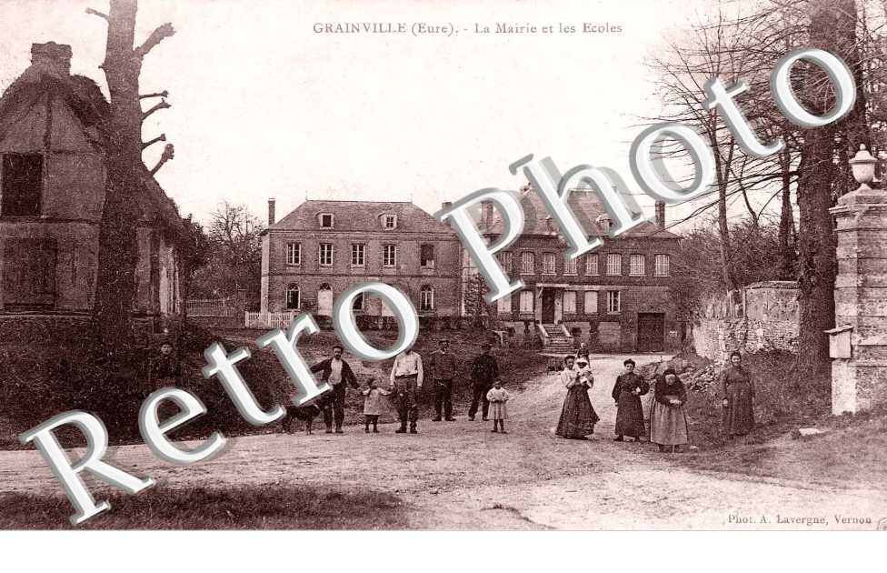 La mairie et les ecoles
