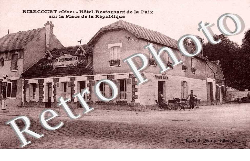 hotel-restaurant de la Paix sur la place de la Republique