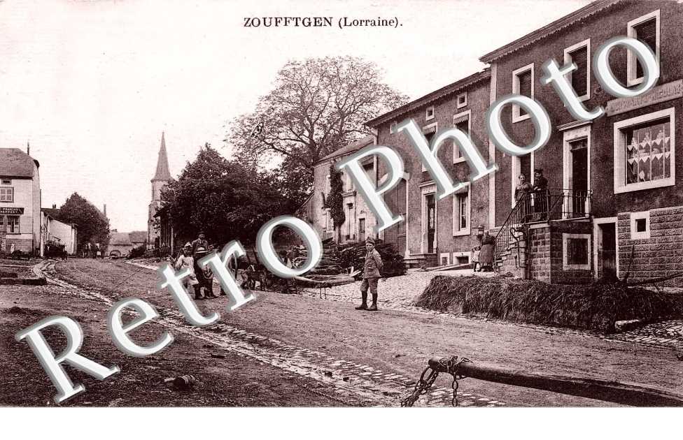 une rue  avec commerce