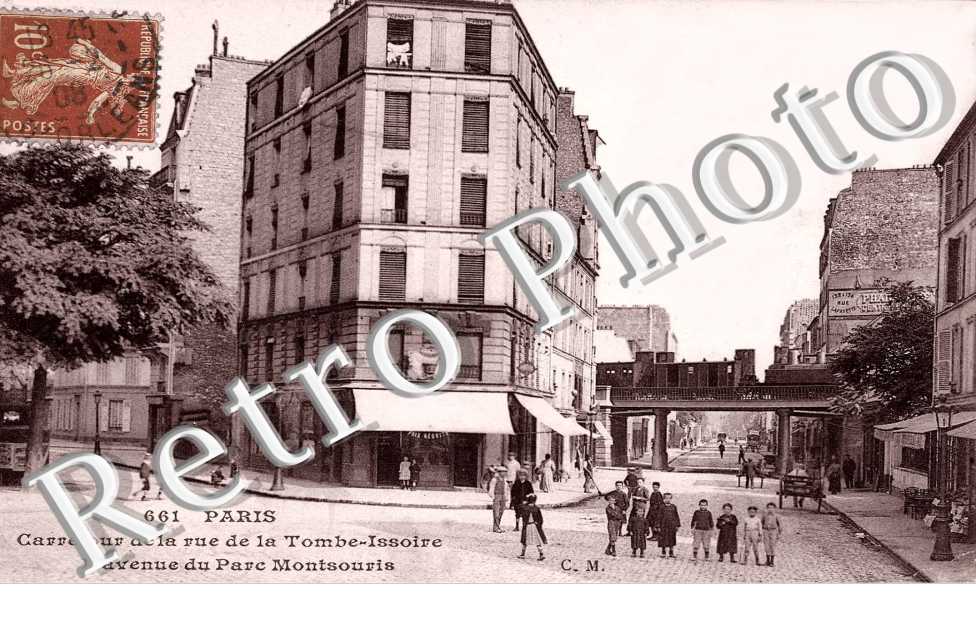 CARREFOUR de la rue de la Tombe Issoire L&#039;avenue du parc Montsouris