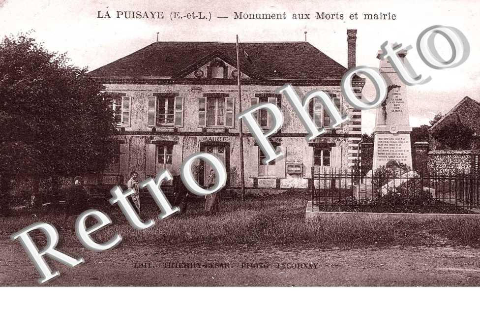Monument aux morts et mairie