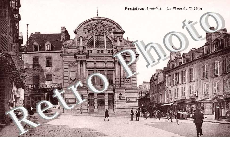 LA PLACE DU THEATRE
