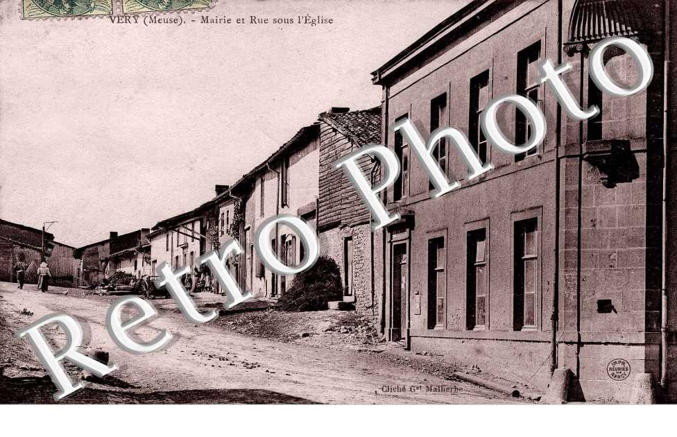 mairie et rue sous l' eglise