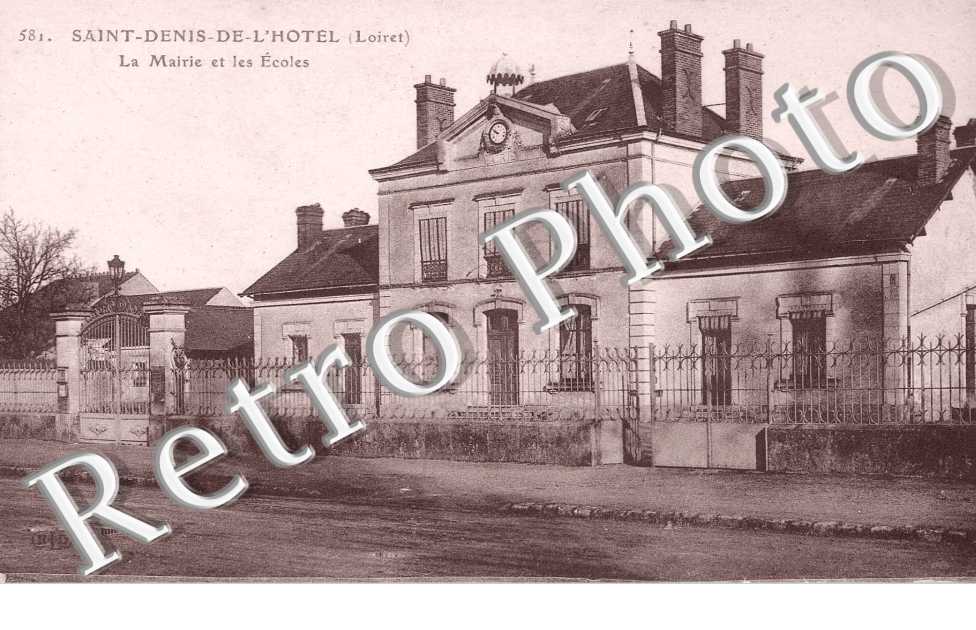 La mairie et les ecoles