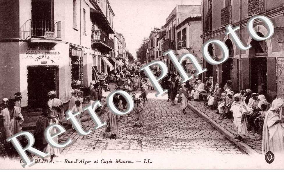 rue d'Alger et cafes Maures