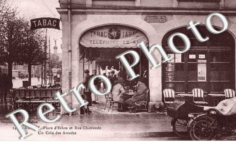 place d&#039;Erlon et rue Chativesle Un coin des arcades