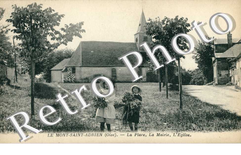 La place - la mairie - l'eglise