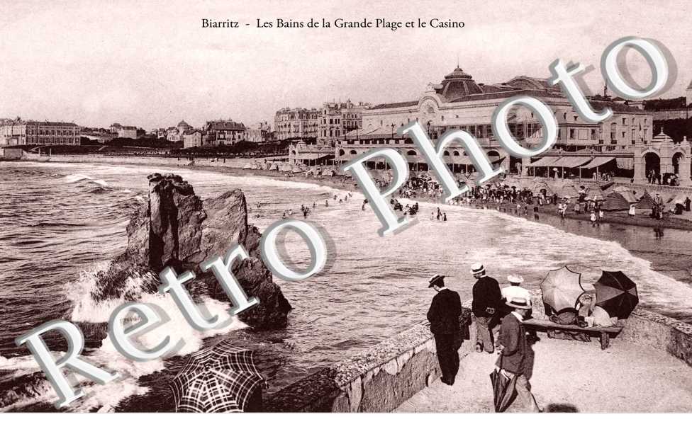 LES BAINS DE LA GRANDE PLAGE ET LE CASINO MUNICIPAL
