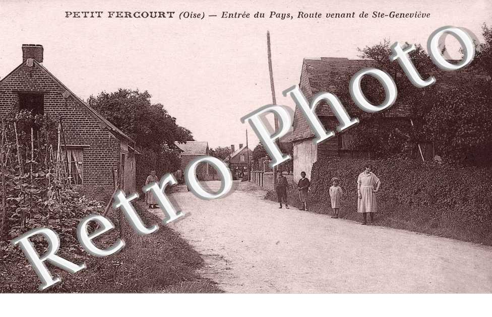Petit Fercourt, entree du pays, route venant de Ste-Genevieve
