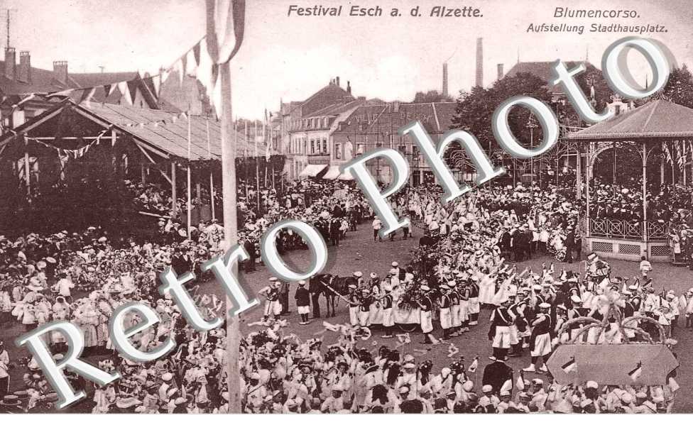 Festival Blumencorso Aufstellung Stadthausplatz